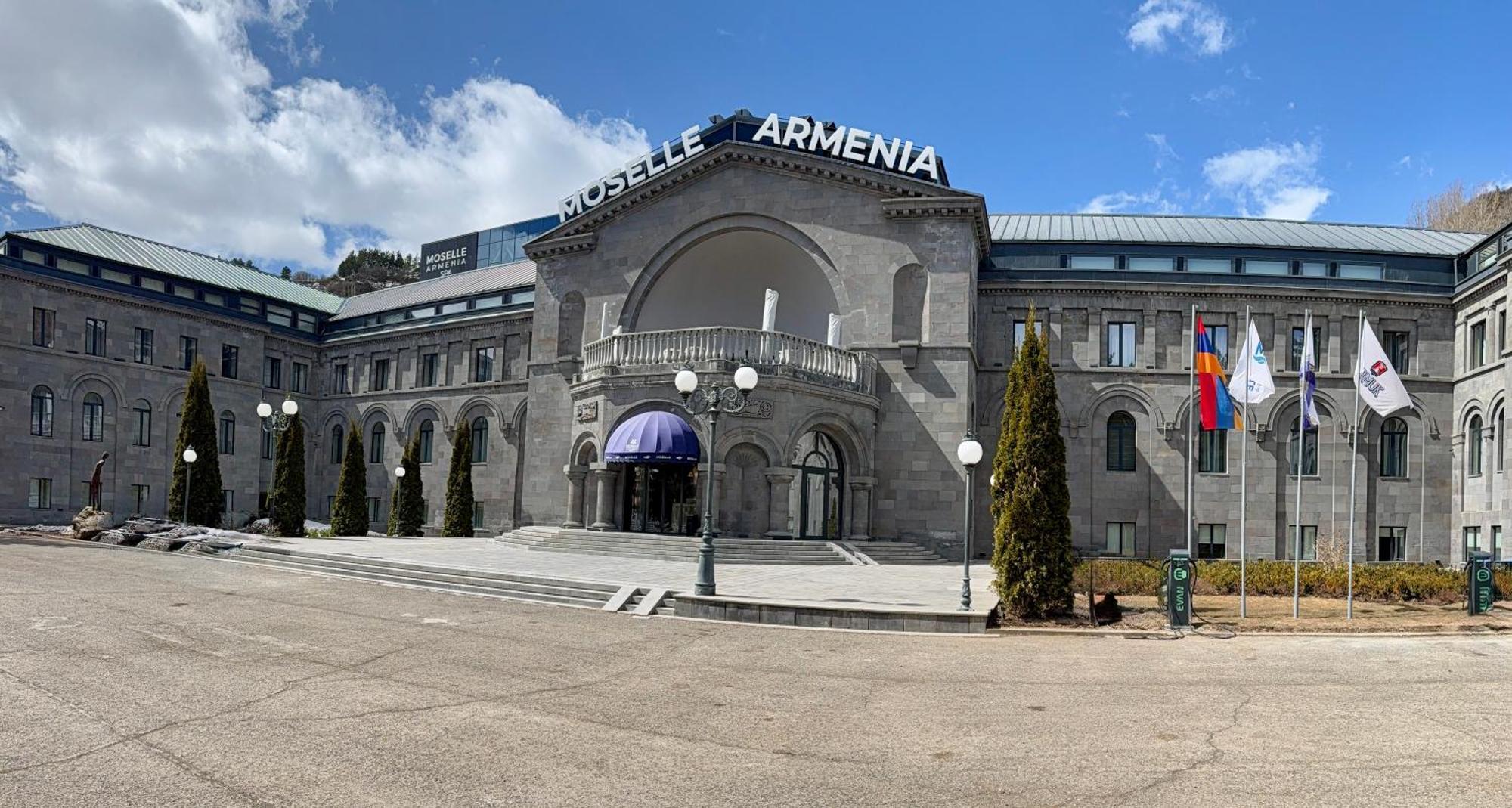 Armenia Hotel Jermuk Ngoại thất bức ảnh
